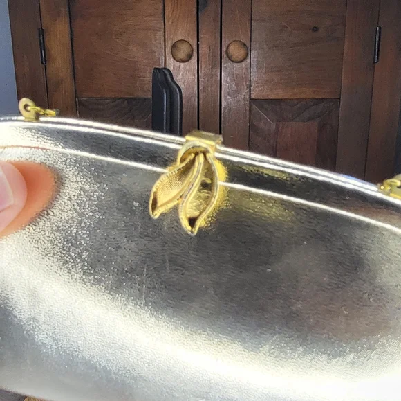 Elegant Gold Women's Clutch - Picture 12 of 15